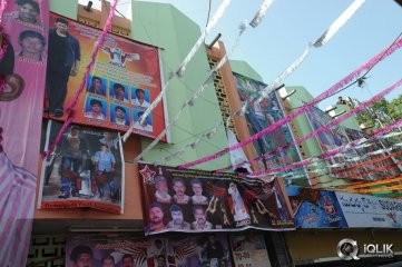 1 Nenokkadine Hungama at RTC Cross Roads